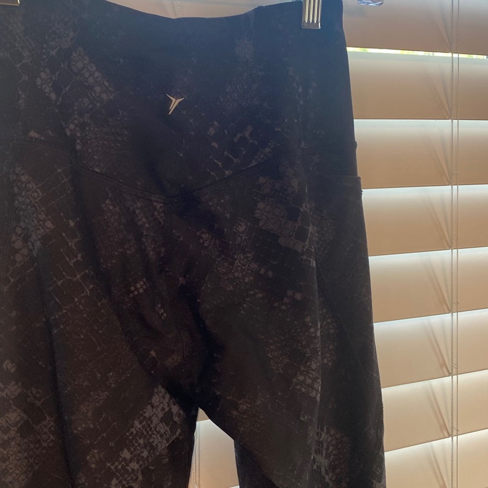 Old Navy‎ Active Black Patterned Go-DRY Leggings XXS - Picture 4 of 5
